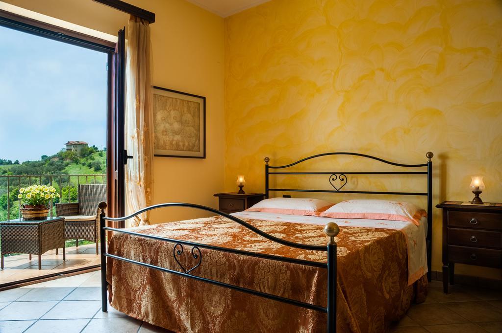 Villa Bernadette San Mauro Cilento Δωμάτιο φωτογραφία